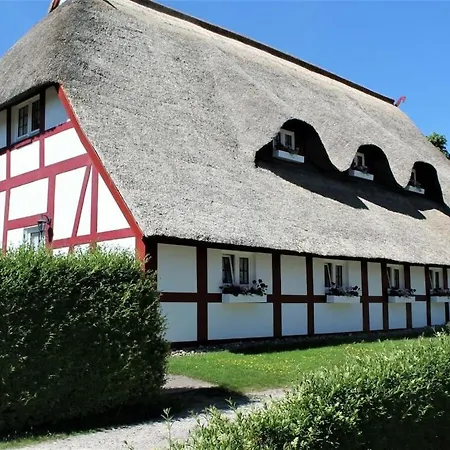 With Garden In Kluetz * Klutz