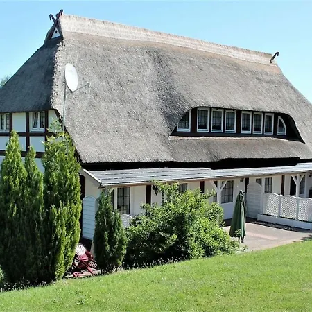 Ferienhaus With Garden In Kluetz *